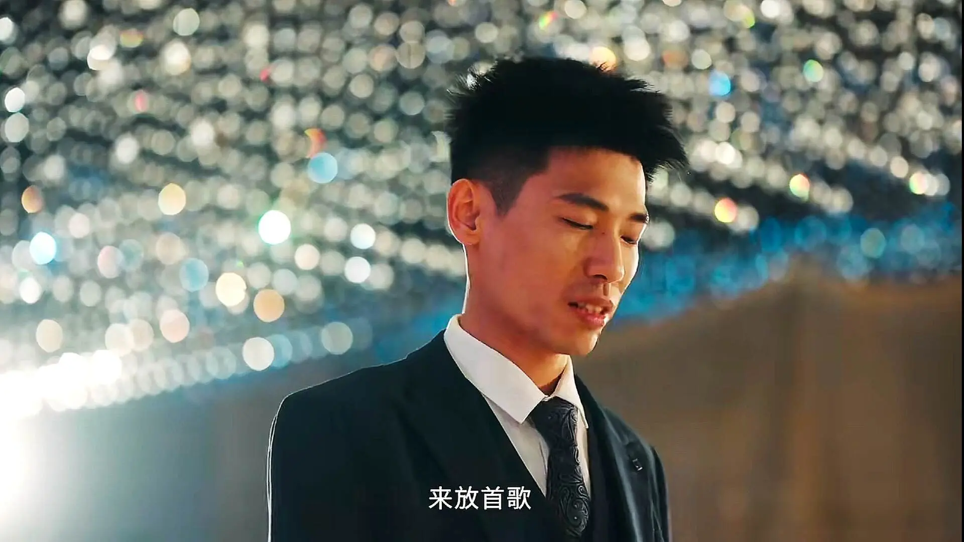 股票配资论 旭旭宝宝和烧饼哥互动，小烧饼4个字情商拉满，当场认宝哥干爹